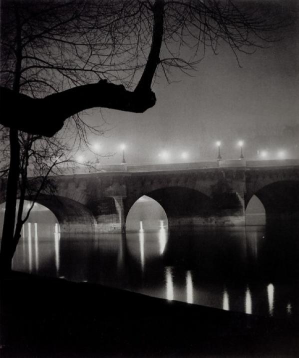 Vue nocturne de Paris, par Brassaï (1930)